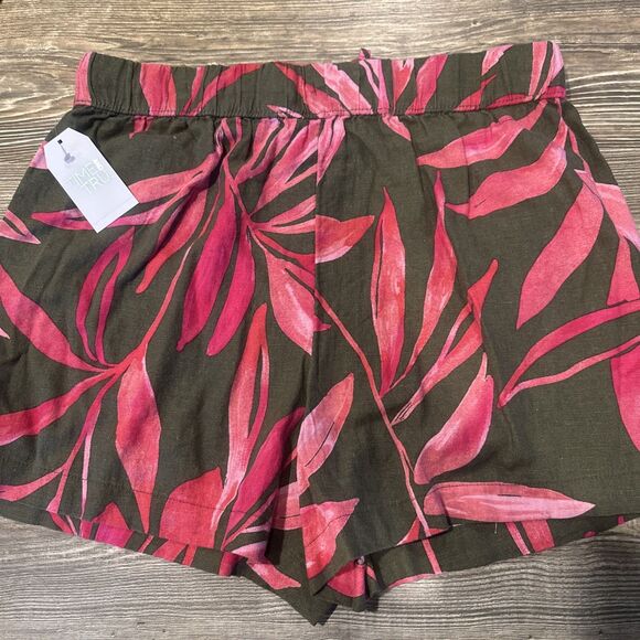 Women's Time and Tru Floral Red Linen Blend Pull-On Shorts Size Medium. NWT. - Picture 6 of 6